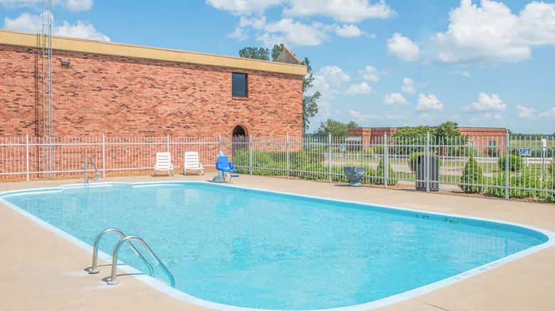 <b>Days Inn Calvert City Pool</b>. Images powered by <a href="https://iceportal.shijigroup.com/" title="IcePortal" target="_blank">IcePortal</a>.