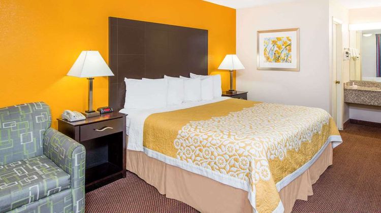 Days Inn Calvert City Room