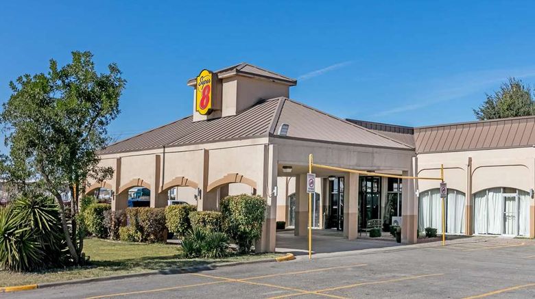 Super 8 Ft Stockton Exterior. Images powered by <a href="https://iceportal.shijigroup.com" target="_blank" rel="noopener">Ice Portal</a>.