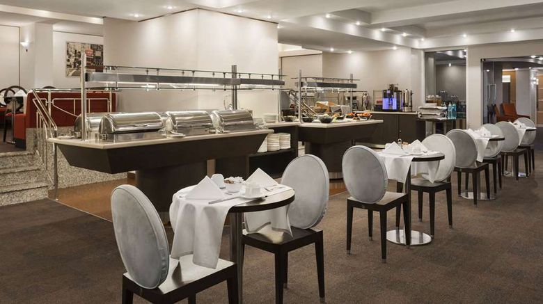 <b>Ramada Bucharest Parc Restaurant</b>. Images powered by <a href="https://iceportal.shijigroup.com/" title="IcePortal" target="_blank">IcePortal</a>.