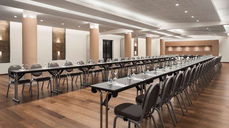 <b>Ramada Bucharest Parc Meeting</b>. Images powered by <a href="https://iceportal.shijigroup.com/" title="IcePortal" target="_blank">IcePortal</a>.