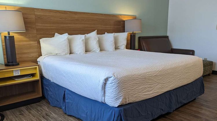 Days Inn by Wyndham, Lake Havasu Room