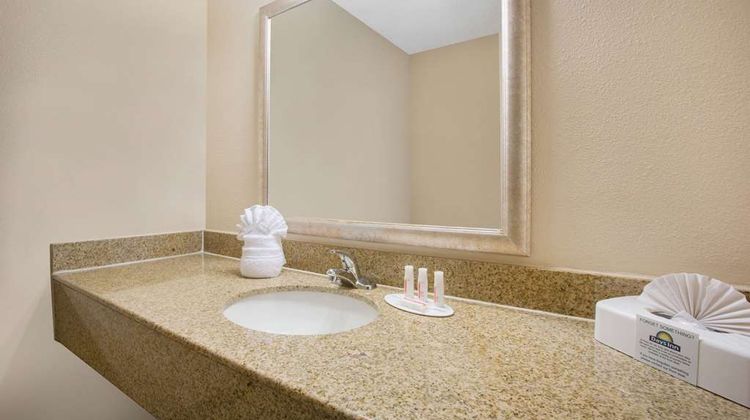 Days Inn by Wyndham, Lake Havasu Room