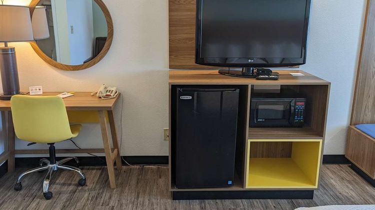 Days Inn by Wyndham, Lake Havasu Room