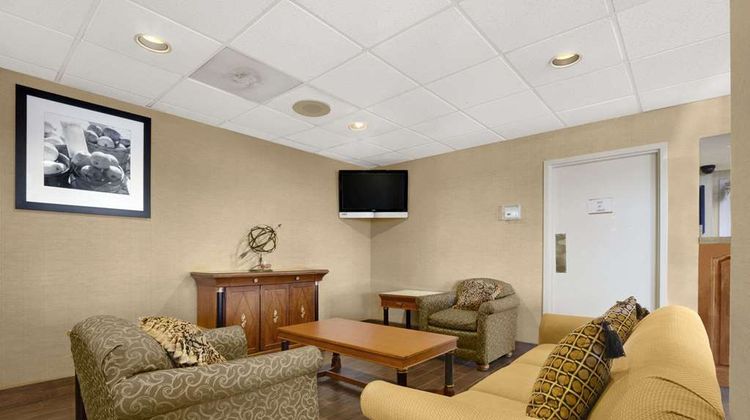 Super 8 Oxford Lobby