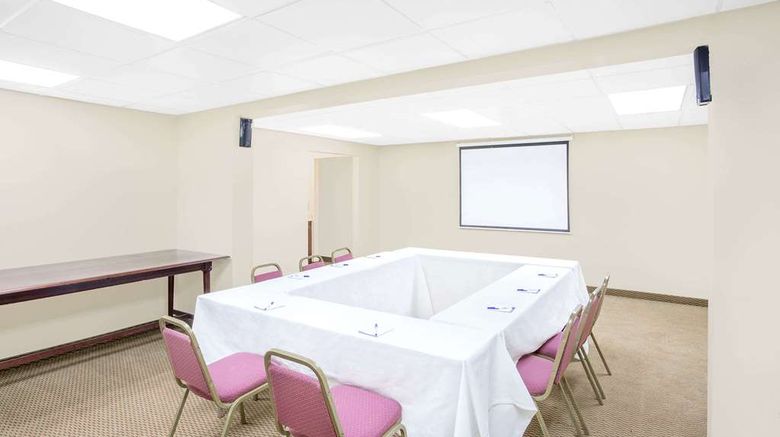 <b>Baymont Inn & Suites Greenville Meeting</b>. Images powered by <a href="https://iceportal.shijigroup.com/" title="IcePortal" target="_blank">IcePortal</a>.