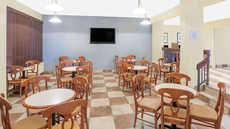 <b>Baymont Inn & Suites Greenville Lobby</b>. Images powered by <a href="https://iceportal.shijigroup.com/" title="IcePortal" target="_blank">IcePortal</a>.