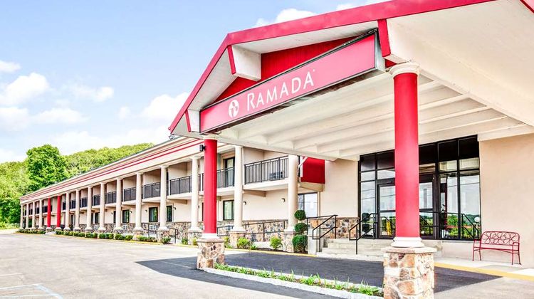 Ramada Rockaway Exterior