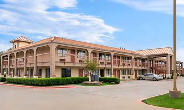 Super 8 Grand Prairie Southwest