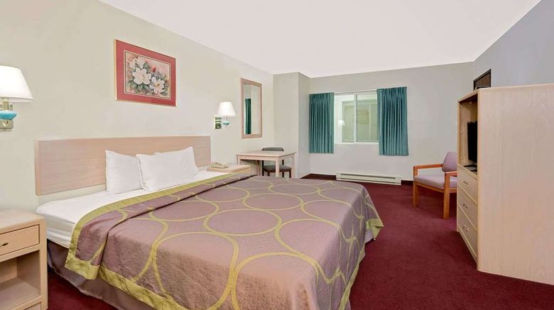 <b>Super 8 Keystone/Mt. Rushmore Room</b>. Images powered by <a href="https://iceportal.shijigroup.com/" title="IcePortal" target="_blank">IcePortal</a>.