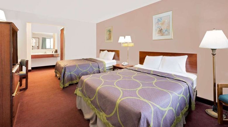 <b>Super 8 Keystone/Mt. Rushmore Room</b>. Images powered by <a href="https://iceportal.shijigroup.com/" title="IcePortal" target="_blank">IcePortal</a>.