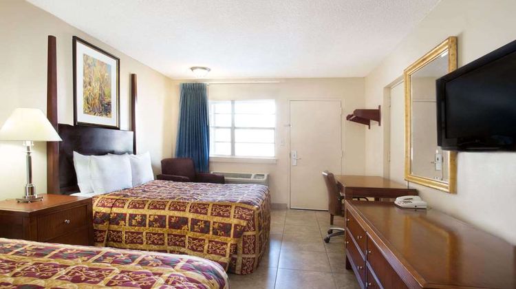 Knights Inn Orlando Room