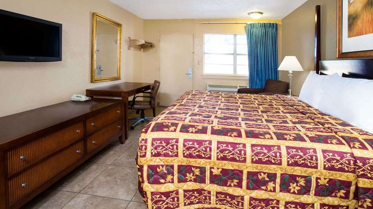 Knights Inn Orlando Room