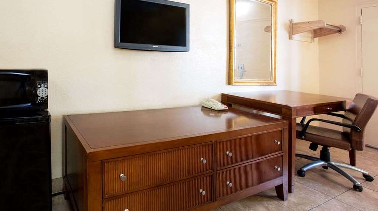 Knights Inn Orlando Room