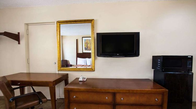 Knights Inn Orlando Room