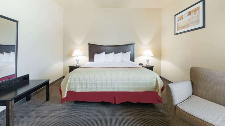 Baymont Inn & Suites Perryton Room