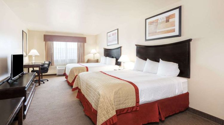 Baymont Inn & Suites Perryton Room