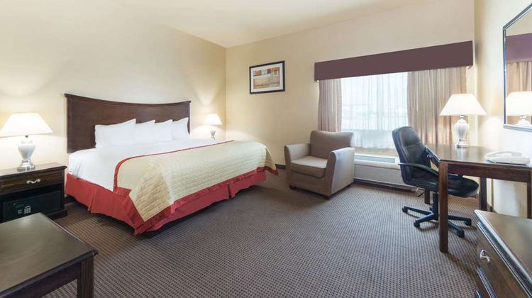 Baymont Inn & Suites Perryton Room