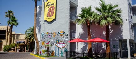 Super 8 North Strip/Fremont Street Area Exterior