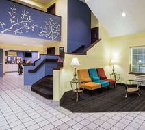 Days Inn Blue Springs Lobby