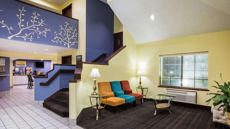 <b>Days Inn Blue Springs Lobby</b>. Images powered by <a href="https://iceportal.shijigroup.com/" title="IcePortal" target="_blank">IcePortal</a>.