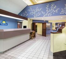 Days Inn Blue Springs Lobby