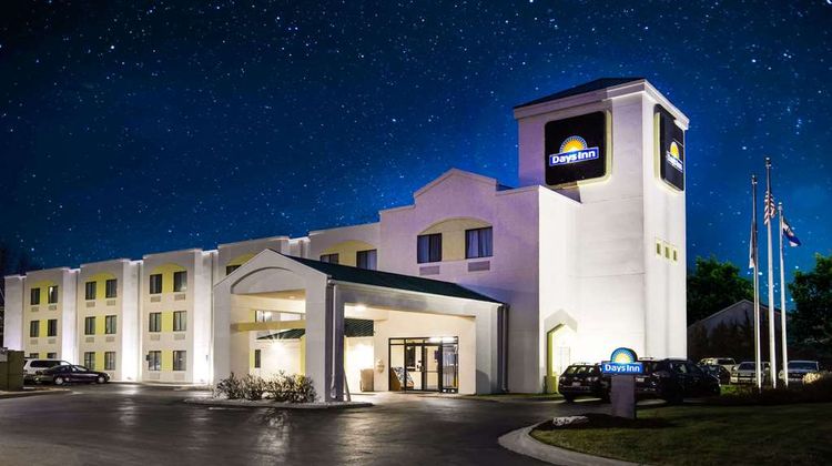 Days Inn Blue Springs Exterior