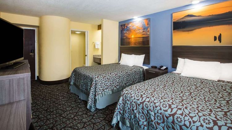 Days Inn Blue Springs Room