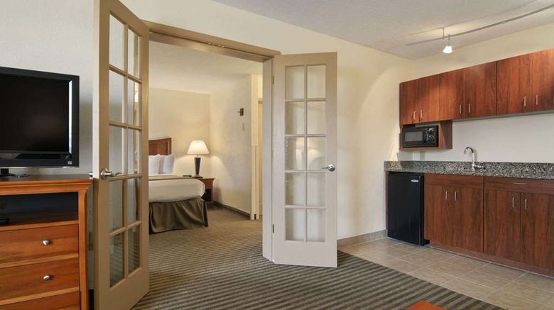 <b>Baymont Inn & Suites Macon/Riverside Dr Suite</b>. Images powered by <a href="https://iceportal.shijigroup.com/" title="IcePortal" target="_blank">IcePortal</a>.