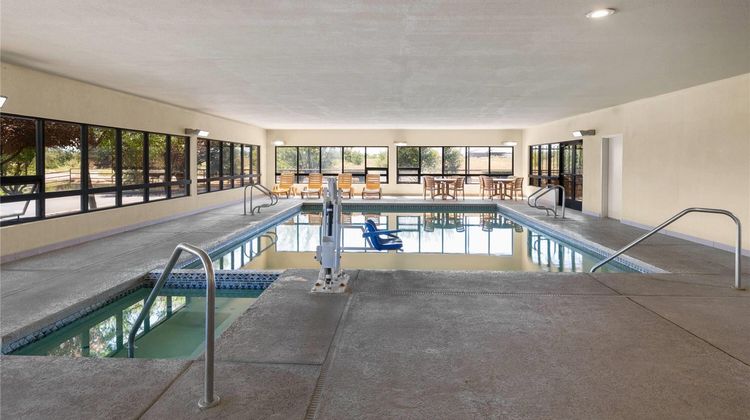 Days Inn Chino Valley Pool