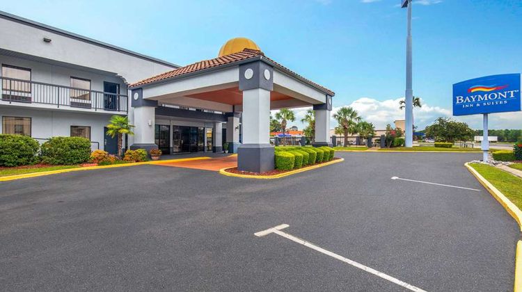 Baymont Inn/Stes Mobile/Tillmans Corner Exterior