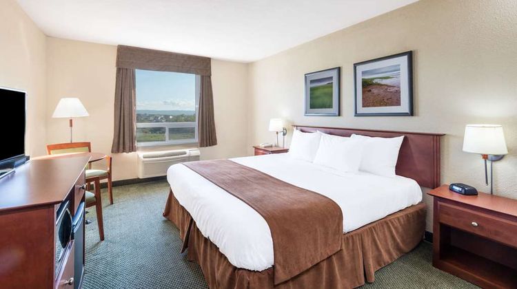 Super 8 Windsor Room