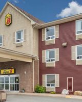 Super 8 Windsor