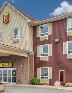 Super 8 Windsor