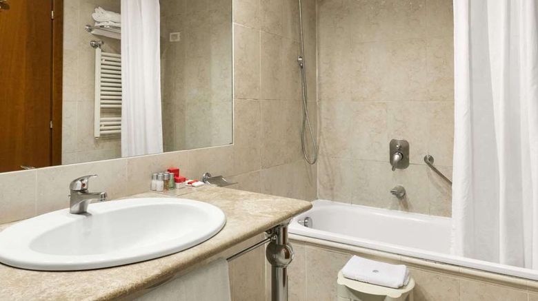 <b>Ramada Naples Room</b>. Images powered by <a href="https://iceportal.shijigroup.com/" title="IcePortal" target="_blank">IcePortal</a>.