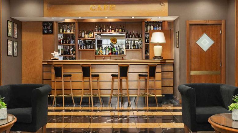 <b>Ramada Naples Restaurant</b>. Images powered by <a href="https://iceportal.shijigroup.com/" title="IcePortal" target="_blank">IcePortal</a>.