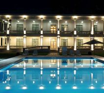 Howard Johnson Sierras Hotel & Casino Pool