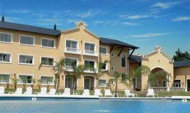 Howard Johnson Resort Pilar Exterior