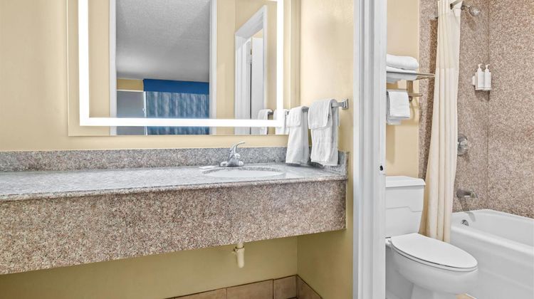 Days Inn Lafayette/Airport Room