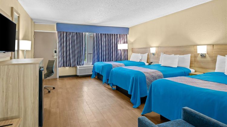 Days Inn Lafayette/Airport Suite