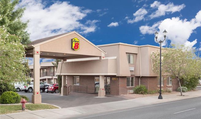 Super 8 by Wyndham St. George UT Exterior