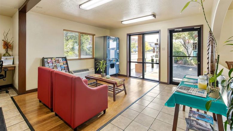 <b>Super 8 by Wyndham St. George UT Lobby</b>. Images powered by <a href="https://iceportal.shijigroup.com/" title="IcePortal" target="_blank">IcePortal</a>.