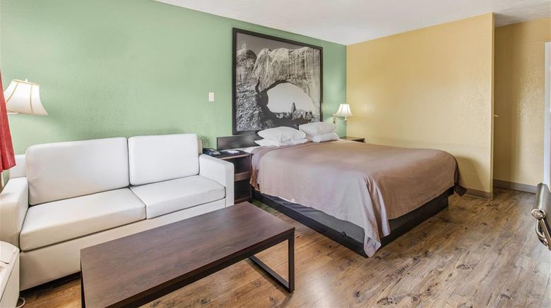 <b>Super 8 by Wyndham St. George UT Room</b>. Images powered by <a href="https://iceportal.shijigroup.com/" title="IcePortal" target="_blank">IcePortal</a>.
