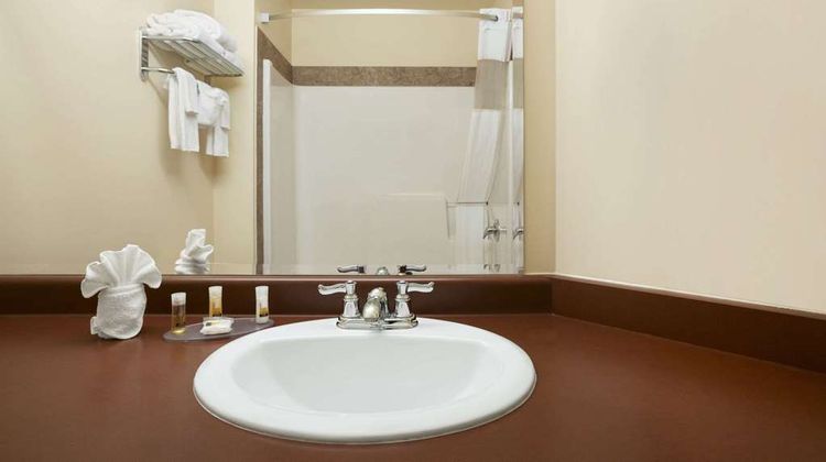 Days Inn Dawson Creek Room