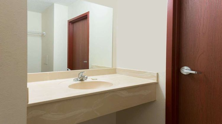 Super 8 Beaver Falls Room