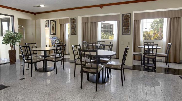 Baymont Inn & Suites Oklahoma City Arpt Lobby