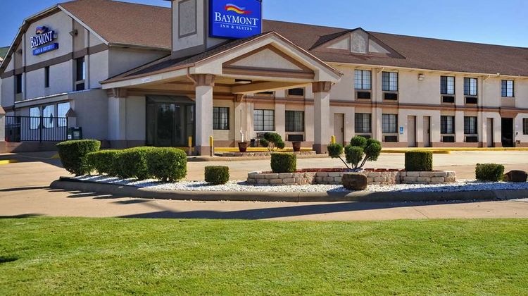 Baymont Inn & Suites Oklahoma City Arpt Lobby