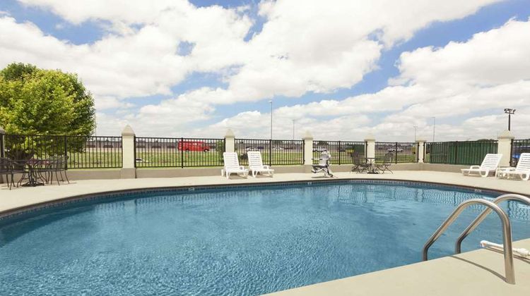 Baymont Inn & Suites Oklahoma City Arpt Pool