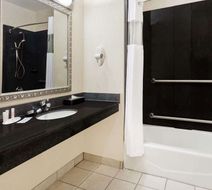 Baymont Inn & Suites Henderson Room