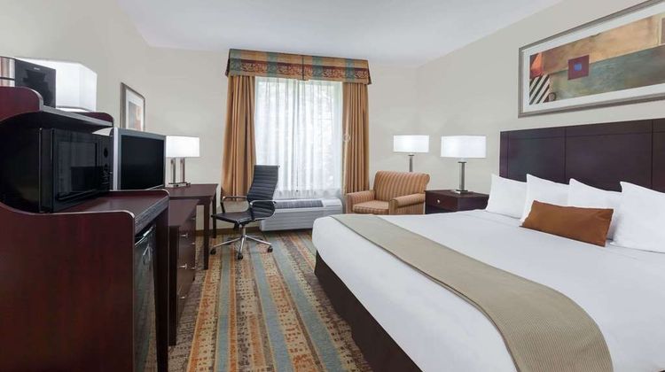 Baymont Inn & Suites Henderson Room